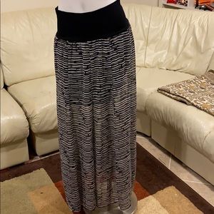 Vince Camuto Skirt Black and White